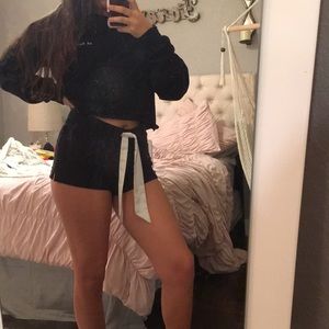 Brandy Melville UH HUH HONEY crop top sweater